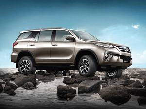Elegance in Motion - Toyota Fortuner in Gray Metallic toyota fortuner wallpaper