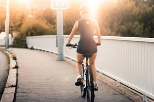 Exquisite 4K Bike posed on an urban backdrop 4k bike wallpaper