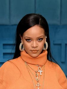Celebrities Picture Rihanna  Wallpaper