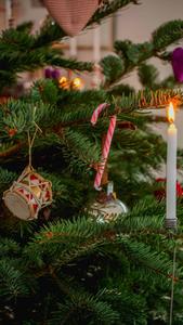 Christmas Tree IPhone With Candle christmas iphone wallpaper