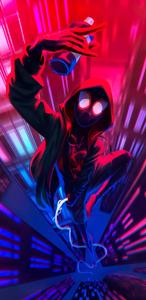 Despite the circumstances, Spiderman never stops protecting the innocent. Wallpaper