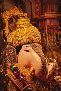 Divine Glittering Ganesh on Mobile ganesh mobile wallpaper