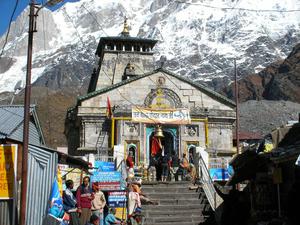 Divine Grace of Kedarnath Temple in 4K Resolution kedarnath 4k wallpaper
