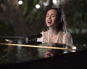 Dream Big with Olivia Rodrigo olivia rodrigo wallpaper