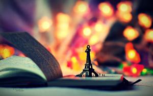 Eiffel Book Laptop Macro laptop wallpaper