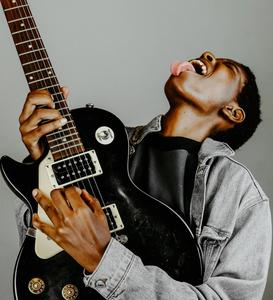 Electric Guitar Improvising in the Shadow of Black Aesthetic black aesthetic wallpaper