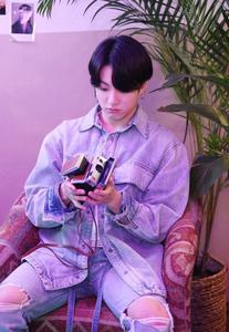 Emotive portrait of the charismatic Jungkook jungkook wallpaper