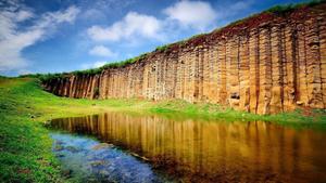 Enjoy Nature's Beauty in 1080P 1080p wallpaper