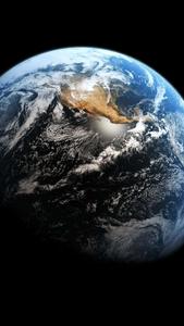 Explore the Earth from the palm of your hand with Iphone iphone earth wallpaper