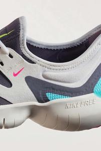 Feel the Comfort and Support of Nike’s Innovative Footwear nike wallpaper