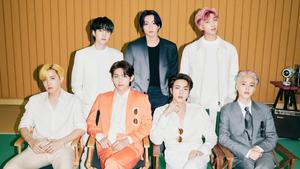 Flashy BTS Group Photo bts group photo wallpaper