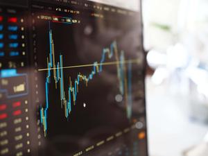 Gain Economic Freedom through Trading trading wallpaper
