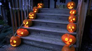 Get ready for a spooky and exciting Halloween at this haunted house! halloween wallpaper