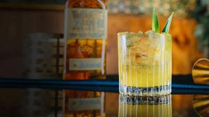 Glass Of Cocktail Drinks With Reflection Wallpaper