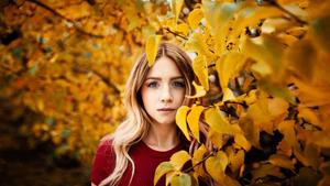 Gorgeous Sad Girl In Red sad girl wallpaper
