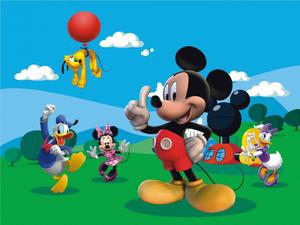 Having a Fun Day with my Pals mickey mouse wallpaper
