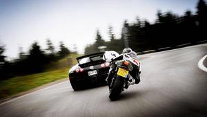 HD Motorcycle Versus Race motorcycle wallpaper