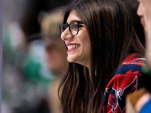 Hot yoga session with Mia Khalifa mia khalifa wallpaper