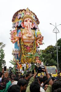 Huge Statue Of Ganesh Mobile ganesh mobile wallpaper