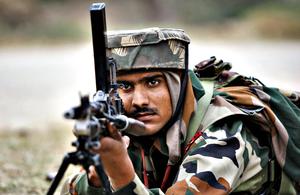 Indian Army Man Aiming indian army wallpaper
