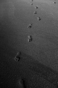 Iphone Aesthetic Footprints iphone aesthetic wallpaper