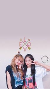 Jennie and Lisa from K-Pop Band Blackpink looking fabulous in matching outfits blackpink wallpaper
