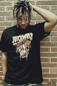 Juice Wrld in deep thought juice wrld wallpaper