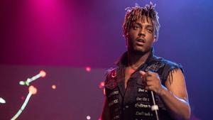Juice Wrld takes the stage juice wrld wallpaper