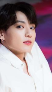Jungkook bringing the energy up on the stage jungkook wallpaper