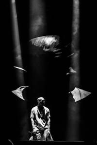 Kanye West Oval Black Screen kanye west wallpaper