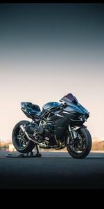 Kawasaki H2r Under Bright Clear Sky kawasaki h2r wallpaper