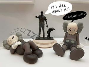 Kaws - Exploring The Meaning Of Art Wallpaper