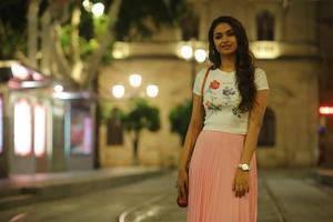 Keerthi Suresh Casual Stroll keerthi suresh wallpaper