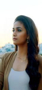 Keerthi Suresh Flaunting a Moon Necklace keerthi suresh wallpaper