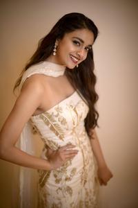 Keerthi Suresh Strapless Dress keerthi suresh wallpaper
