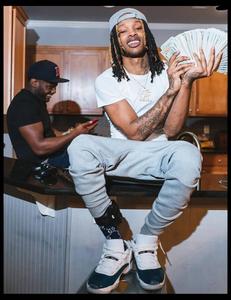 King Von Holding Money king von wallpaper