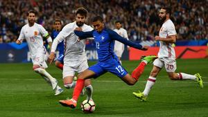Kylian Mbappe Running With Ball kylian mbappe wallpaper