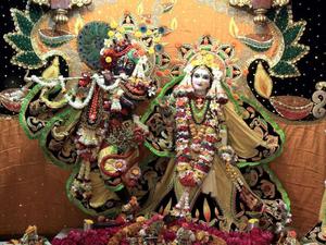 Lord Krishna and Radha in ISKCON Temple iskcon wallpaper