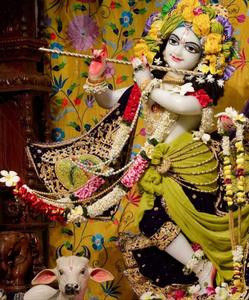 Lord Krishna's Sculpture As An ISKCON Tribute iskcon wallpaper