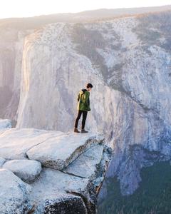 Man On A Cliff Iphone Live iphone live wallpaper