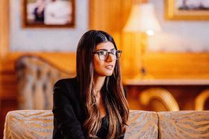 Mia Khalifa is an iconic entertainer and influencer in the adult entertainment industry mia khalifa wallpaper