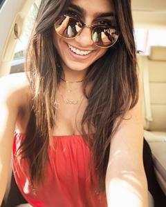 Mia Khalifa Smiling mia khalifa wallpaper