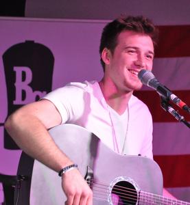Morgan Wallen Playing Guitar morgan wallen wallpaper