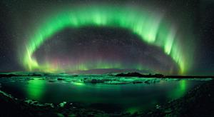 Neon Green Northern Lights 1440p wallpaper