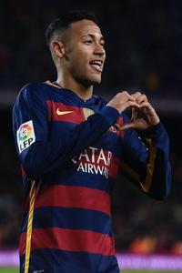 Neymar Overtakes Opponents with Heart-Hand Symbol neymar wallpaper