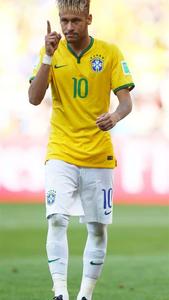 Neymar shows off his footballing skills neymar wallpaper