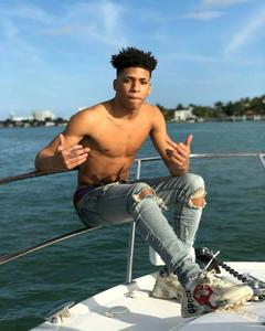 NLE Choppa flaunting his tattoos nle choppa wallpaper