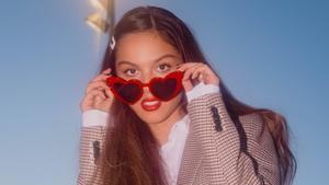 Olivia Rodrigo Heart Sunglasses olivia rodrigo wallpaper