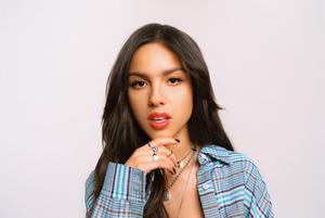 Olivia Rodrigo Singer-Songwriter olivia rodrigo wallpaper