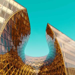 Oneplus against the Majestic Golden Building oneplus wallpaper